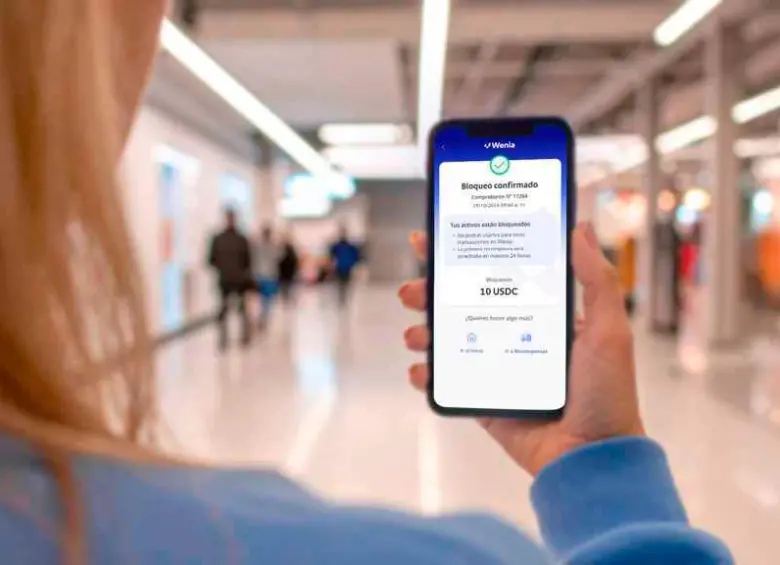 El ahorro en dólares se consolida como una estrategia para diversificar y mitigar el riesgo cambiario. FOTO: CORTESÍA