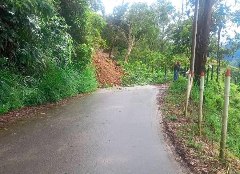 Derrumbe tiene aislado al municipio de Armenia. FOTO: CORTESÍA