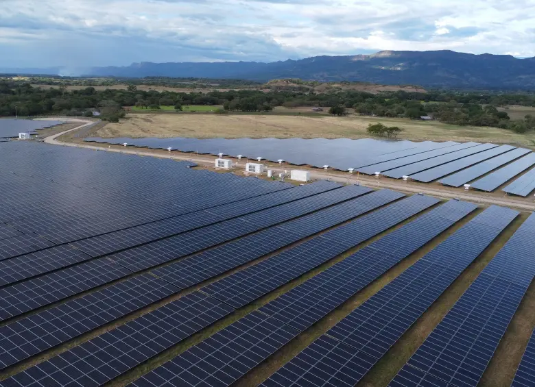 Erco Energía es una compañía colombiana con más de 14 años de trayectoria. Construyó el ecosistema energético más completo del país, que integra generación solar, almacenamiento, movilidad eléctrica, comercialización de energía, electrificación y eficiencia energética. FOTO: Cortesía.