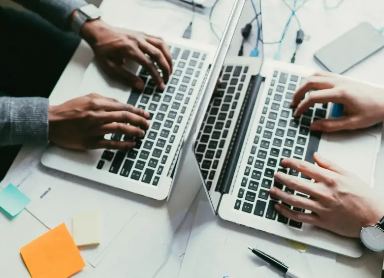 Muchas ofertas en ventas permiten trabajar por comisiones, lo que representa una oportunidad para mejorar los ingresos. FOTO: GETTY