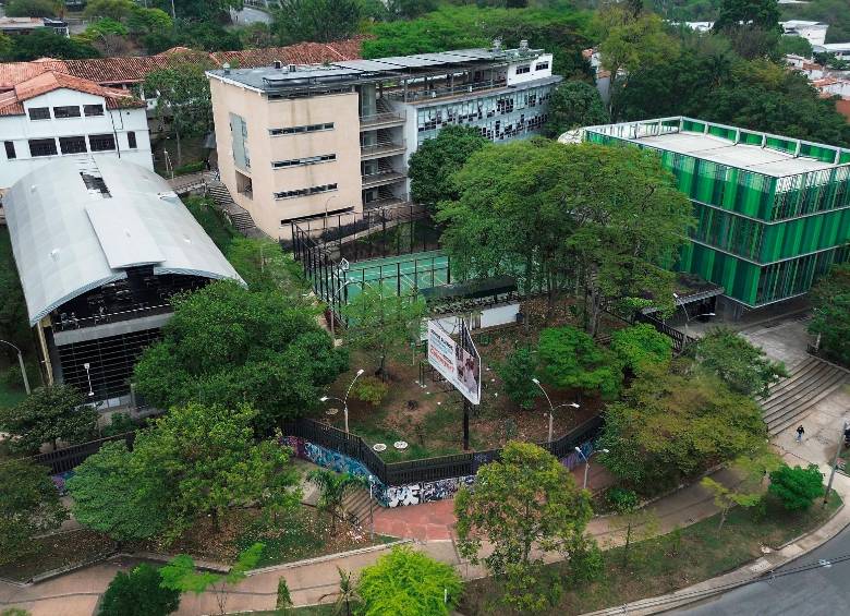 El contrato buscaba posicionar la imagen del Colegio Mayor (foto), el ITM y el Pascual Bravo en las comunas de la ciudad que priorizaron la asignación de becas para educación superior. FOTO MANUEL SALDARRIAGA