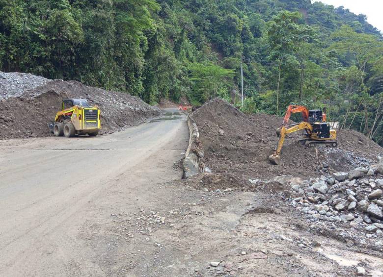 Punto en la variante de Fuemía con paso a un carril en el día y cierre nocturno entre las 7 de la noche y las 5 de la mañana. FOTO: AUTOPISTAS DE URABÁ