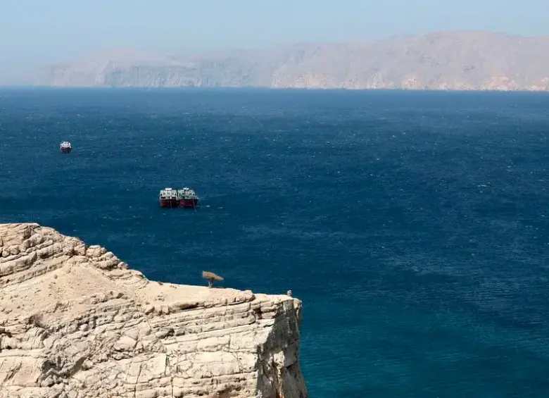 Un cierre prolongado del Estrecho de Ormuz podría retirar hasta 10 millones de barriles diarios del mercado. FOTO: AFP