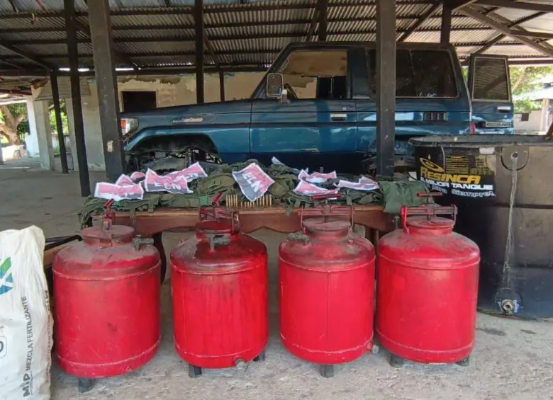Comando estratégico de la Fuerza Armada de Venezuela mostró los elementos incautados durante el operativo en la frontera con Colombia. FOTO: TELEGRAM