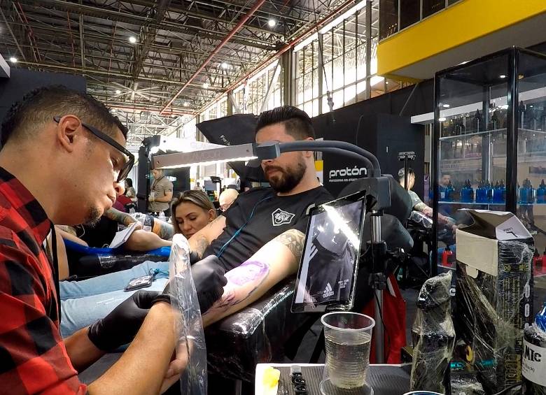 Expotatuaje Medellín celebra 15 años como epicentro del tatuaje mundial y suma por primera vez Expoanimé