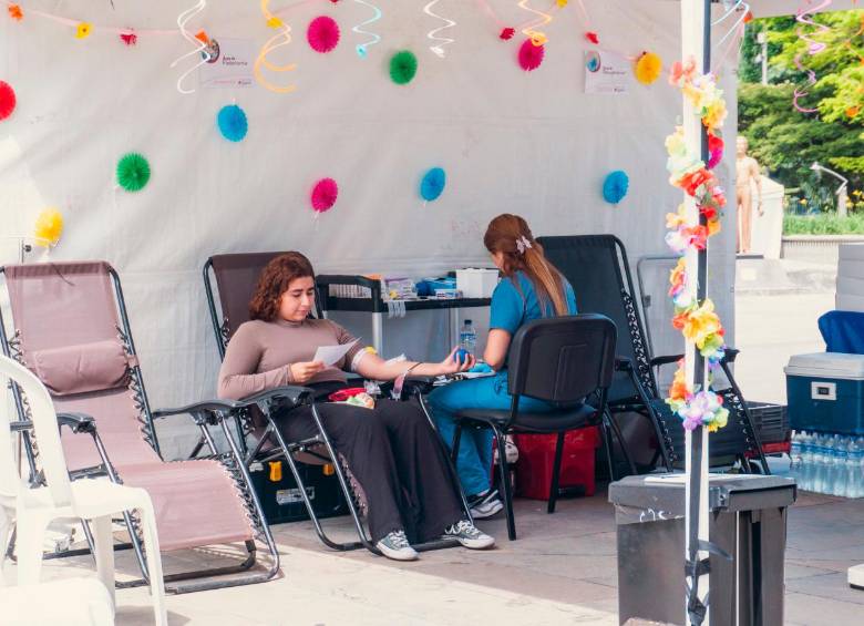 El puesto de recepción de donantes está ubicado en la plazoleta del Centro Administrativo La Alpujarra. FOTO: CORTESÍA