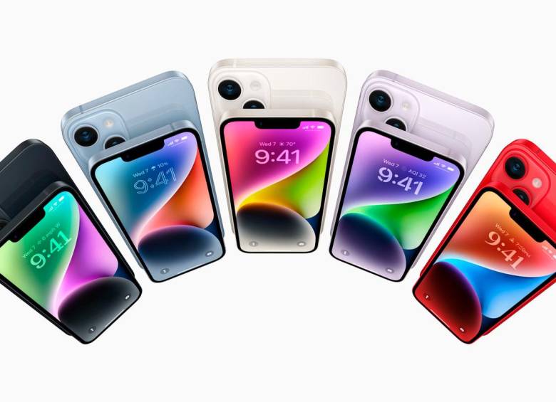 Los iPhone 14 y 14 Plus vienen en los colores medianoche, azul, luz de las estrellas, púrpura y rojo. Tienen conectividad 5G. FOTO Cortesía Apple 