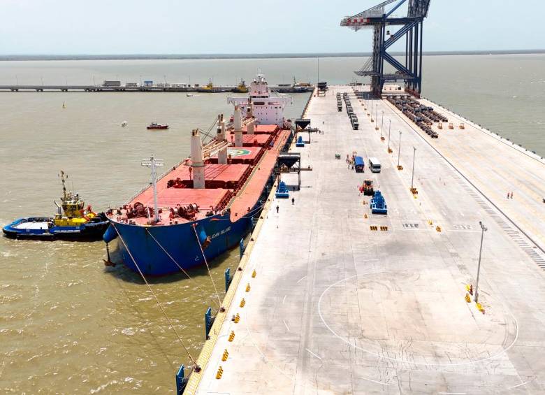 El arribo del Pelican Island, cargado con 18.700 toneladas de maíz, consolida la operación de este nodo estratégico. FOTO: CORTESÍA
