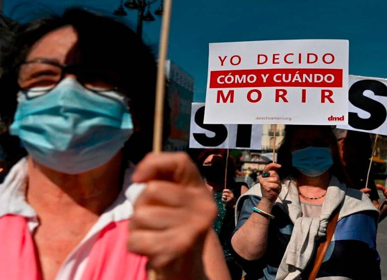 La Corte Constitucional aprobó el acceso a la eutanasia en Ecuador. Foto: AFP. 