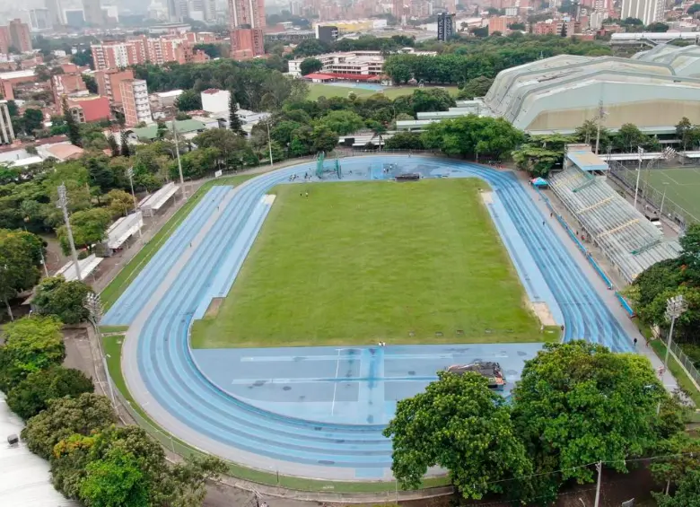 Publicaron concurso para renovación de la pista de atletismo de la Unidad Deportiva Atanasio Girardot