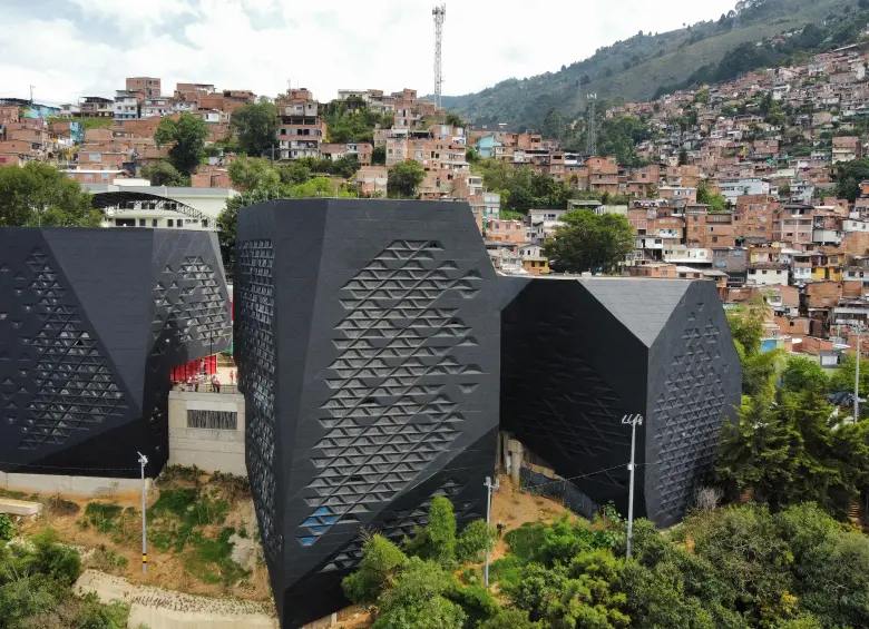 Otra toma de la Biblioteca Santo Domingo Savio y su zona de influencia. FOTO: Cortesía