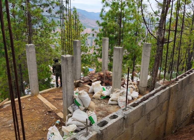 El Cerro Quitasol es un área protegida y está prohibido construir en él. FOTO Alcaldía de Bello.