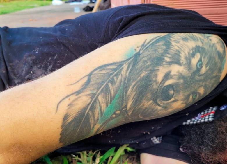 Por este tatuaje fue reconocido el cuerpo de “Cabuyo”. FOTO: EJÉRCITO