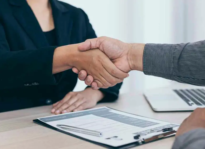 El mercado laboral mejora en cifras generales, pero con un fuerte peso del empleo estatal en la generación de nuevos puestos. FOTO: GETTY