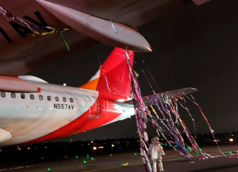 Así quedó el avión de matrícula N557AV luego de que el globo quedara enredado. Contrario a lo informado inicialmente, no hubo necesidad de aterrizaje de emergencia. FOTO cortesía aerocivil