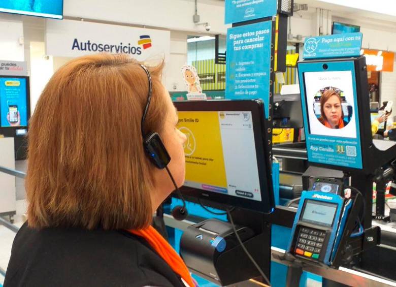 Sistema de reconocimiento facial para pago de compras en el Éxito. FOTO Ferney Arias