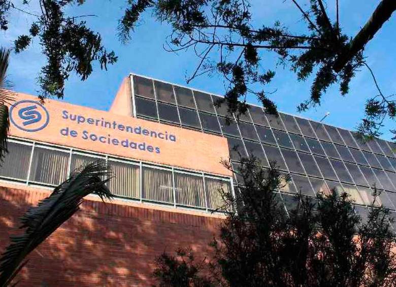 Las autoridades adelantan, en diferentes regiones del país, la campaña “Me informo y cuido mi dinero”, con la que se busca empoderar al ciudadano para que identifique y no sea engañado en este tipo de esquemas ilegales. Foto: Supersociedades