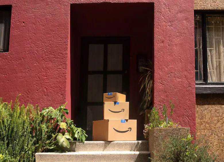 La membresía Amazon Prime incluye envíos gratuitos desde Estados Unidos a Colombia en productos elegibles de amazon.com sin mínimo de compra, acceso a éxitos locales e internacionales en Prime Video.