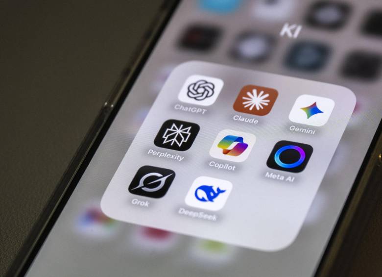 Nuevas aplicaciones de inteligencia artificial permiten organizar destinos, horarios y presupuestos desde una sola interfaz. FOTO: AFP