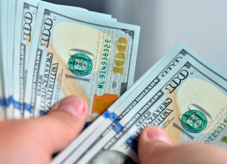 La cotización del dólar mantiene una tendencia bajista frente al peso colombiano. FOTO MAGNIFIC