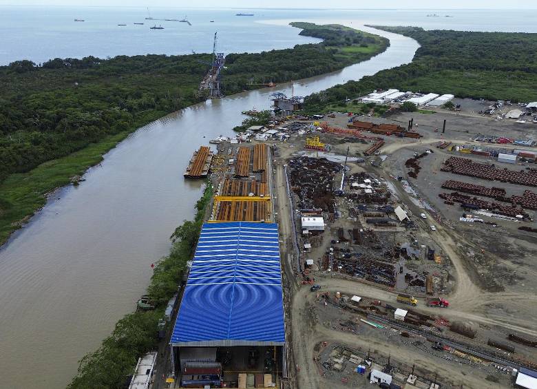 Las obras en Puerto Antioquia alcanzan para este mes un porcentaje de avance general del 68% y están proyectadas para culminarse entre marzo y abril de 2025. FOTO Manuel Saldarriaga Quintero