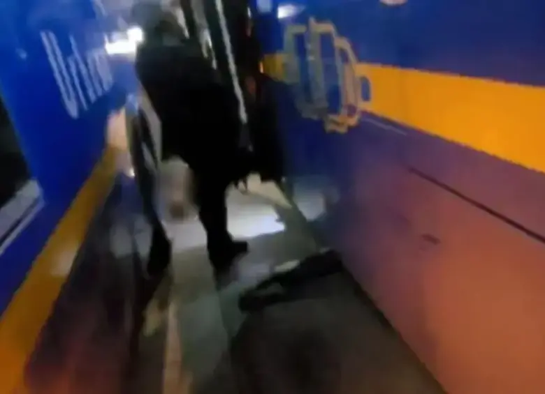 La escena donde ocurrió el accidente que le causó la muerte al taxista en Bogotá. FOTO: Redes sociales