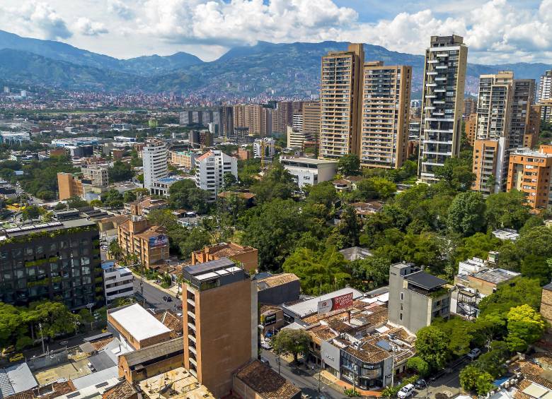 Corficolombiana estima que la proporción de familias con ingresos suficientes para adquirir una vivienda de Interés Prioritario (VIP) pasaría de 34,5% en 2025 a 30,1% en 2026. En el caso de la vivienda VIS el indicador caería de 16,1% a 13,1%. Foto: Camilo Suárez