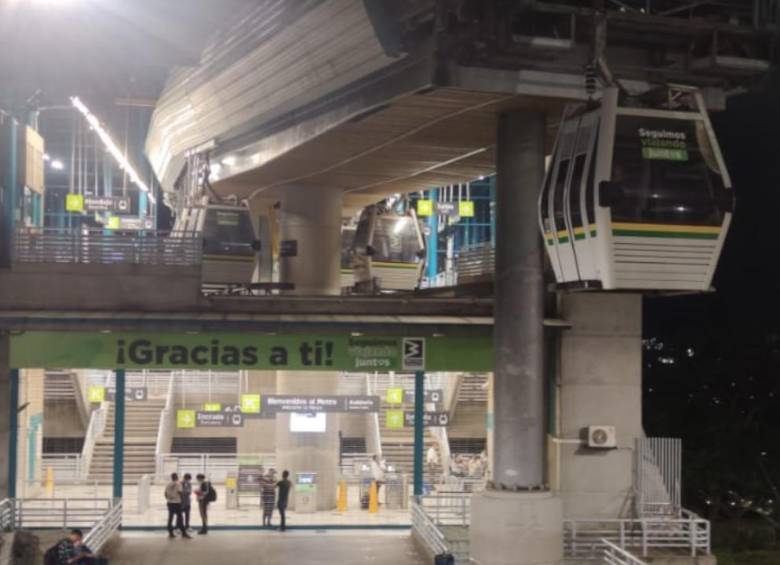 Dos cabinas del metrocable colisionaron en la noche de este miércoles 02 de octubre de 2024. Foto: JULIO HERRERA