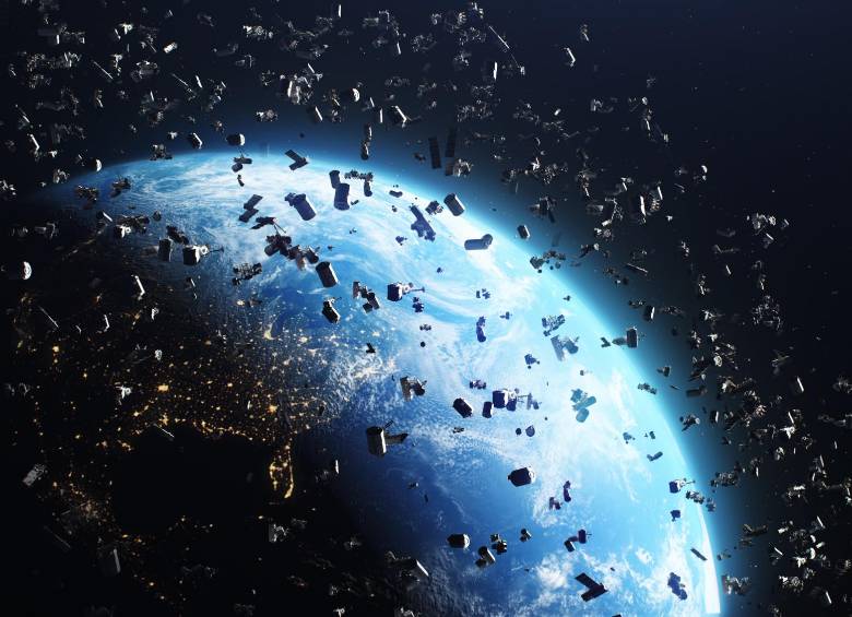 La basura que cayó fue un cilindro metálico de aproximadamente 10 centímetros. Según la Agencia Espacial Europea (ESA), hay actualmente más de 36.500 objetos orbitando la Tierra. FOTO: Shutterstock