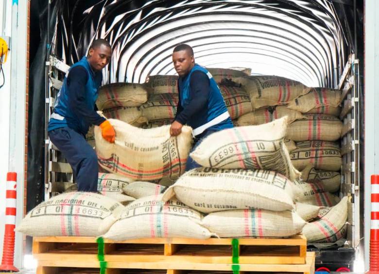 Puerto Antioquia marcó un hito para el comercio exterior colombiano al realizar la primera exportación de café colombiano desde el Urabá antioqueño. FOTO CORTESÍA PUERTO ANTIOQUIA