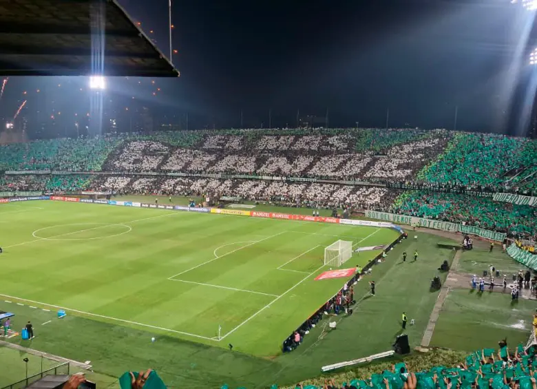 Los aficionados de Atlético Nacional suelen acompañar, de manera masiva, a su equipo en los partidos que juegan en el Atanasio Girardot. Más si son finales. Foto: Juan Antonio Sánchez