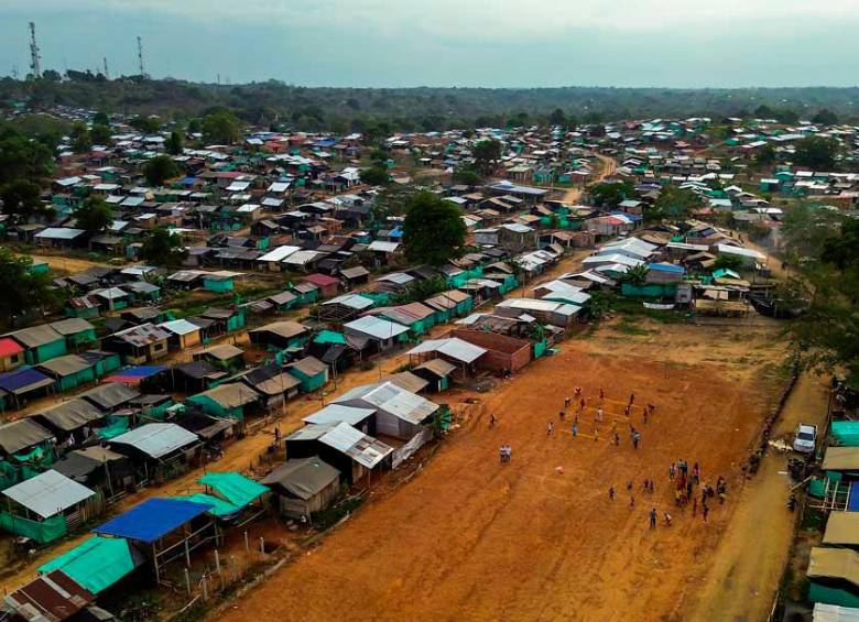 No hay noticias de predios comprados ni a precios justos ni a injustos, ni proyectos de autoconstrucción, ni planes de legalización del barrio. Foto: Camilo Suárez Echeverry