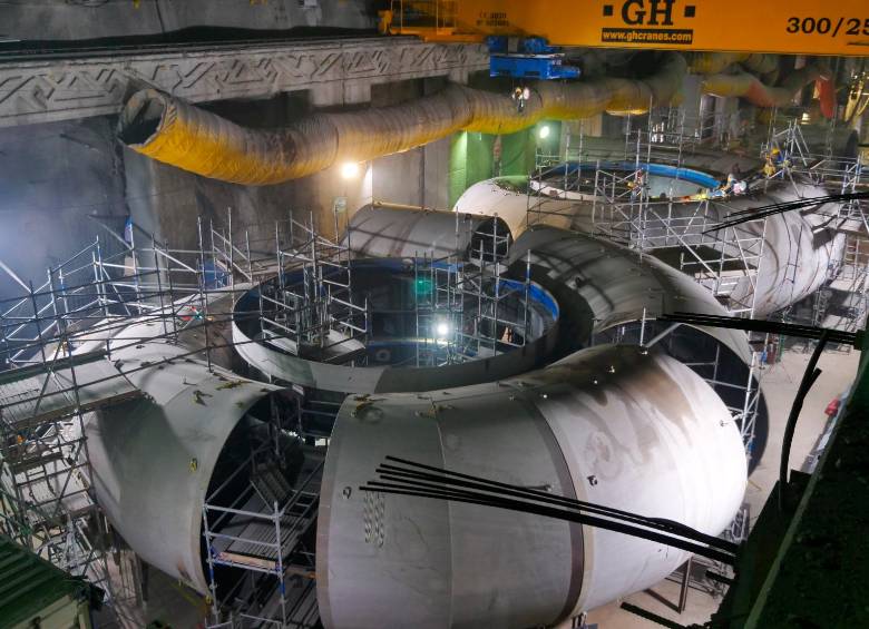 Los trabajos se concentran en el montaje de las dos primeras unidades que se deben encender en julio y noviembre de 2022. FOTO Cortesía EPM