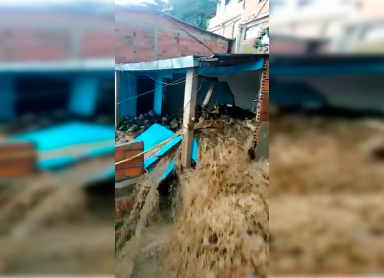 Varias viviendas del oriente de Medellín resultaron afectadas por las lluvias de este jueves. FOTO: CORTESÍA
