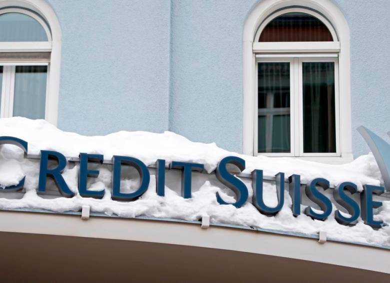 La banca europea vuelve a desplomarse en bolsa, esta vez motivada por las dudas que genera la situación del banco suizo Credit Suisse. Foto: EFE