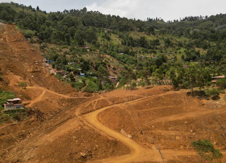 Zona de alto riesgo en Granizal, Bello, está siendo loteada por bandas criminales. FOTO: CORTESÍA ALCALDÍA BELLO