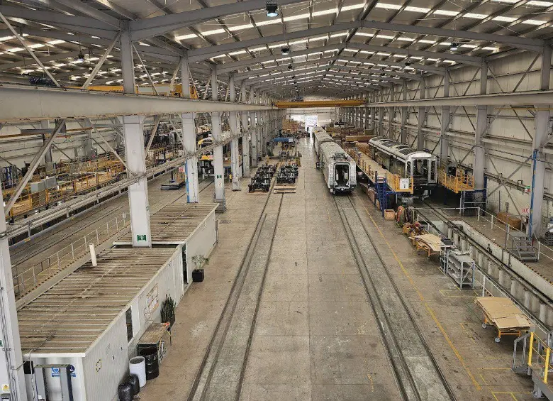 Ensamble de los nuevos trenes que llegarán al Metro de Medellín. FOTO: REDES SOCIALES FEDERICO GUTIÉRREZ