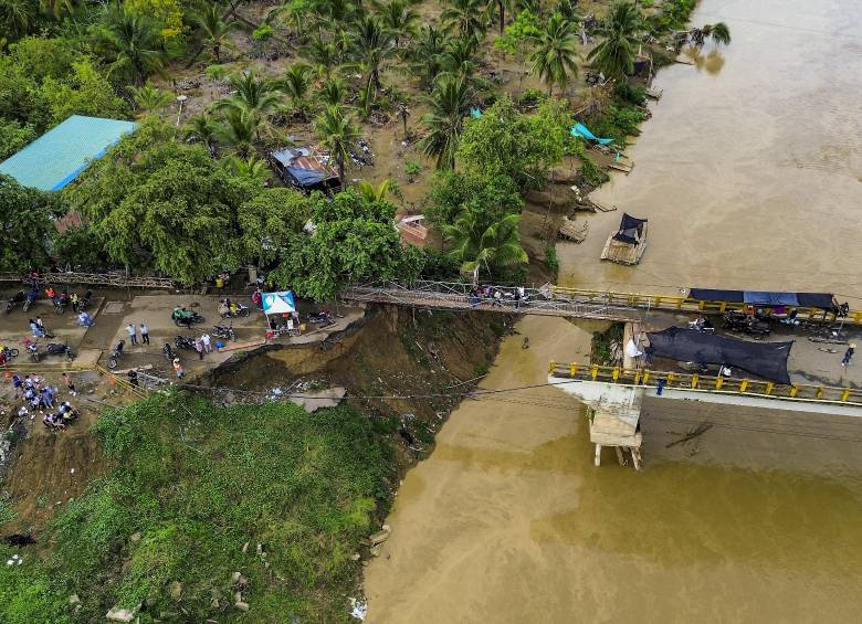 Tras el invierno así quedó el puente que une los dos extremos de San Juan de Urabá. Foto: Andrés Camilo Suárez Echeverry