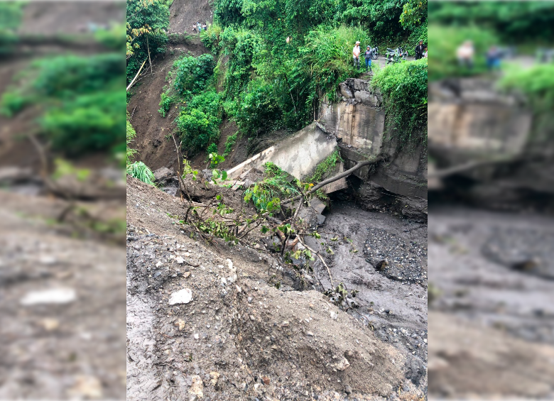 El puente es vital para un trayecto de 46 kilómetros en zona rural de Dabeiba. FOTO Cortesía 