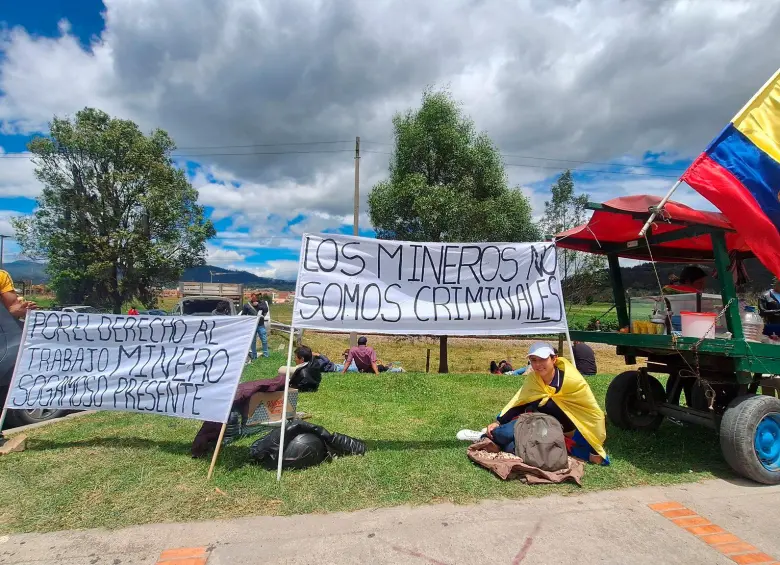 El paro minero y campesino se mantendrá de manera indefinida hasta que se llegue a una acuerdo con el Gobierno. FOTO: Cortesía 