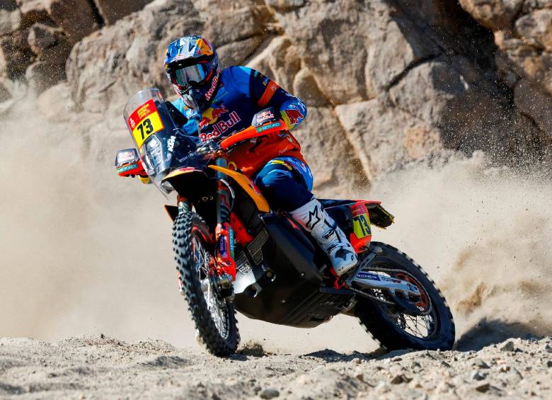 Edgar Canet causa sensación en el rally Dakar-2026. FOTO: X-Swinxy