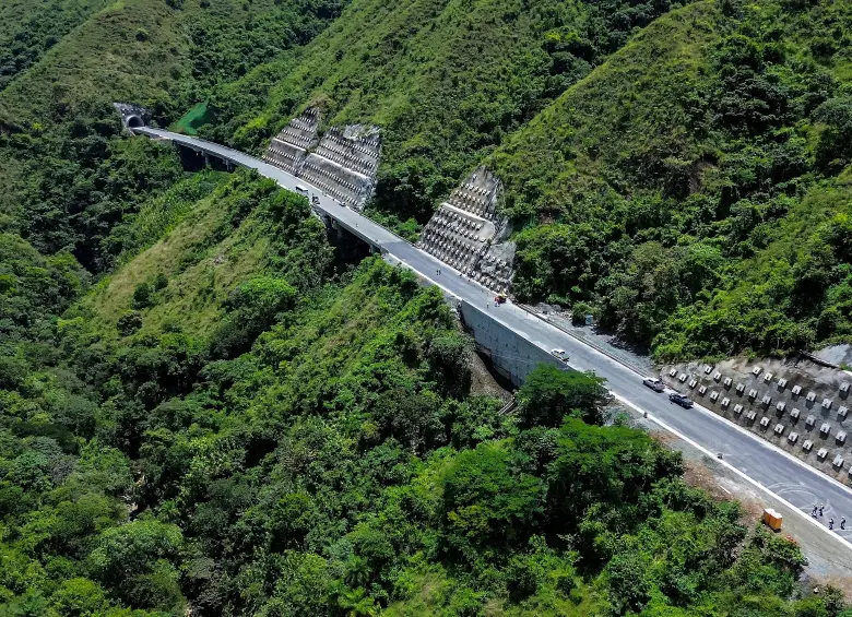 En Colombia el avance de la infraestructura ha sido limitado en los últimos cuatro años, señala un reporte de Corfi. FOTO Camilo Suárez