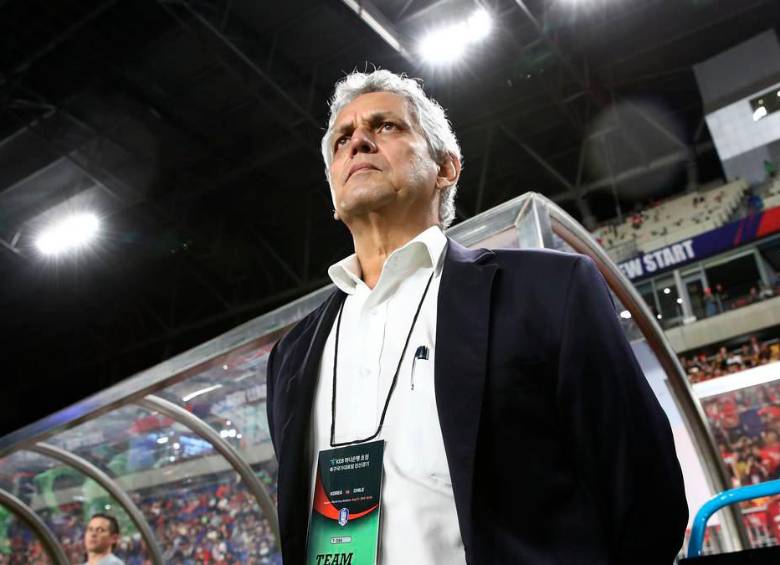 El técnico Reinaldo Rueda está a la espera de lo que decidan los clubes de los jugadores que juegan en Europa. FOTO efe