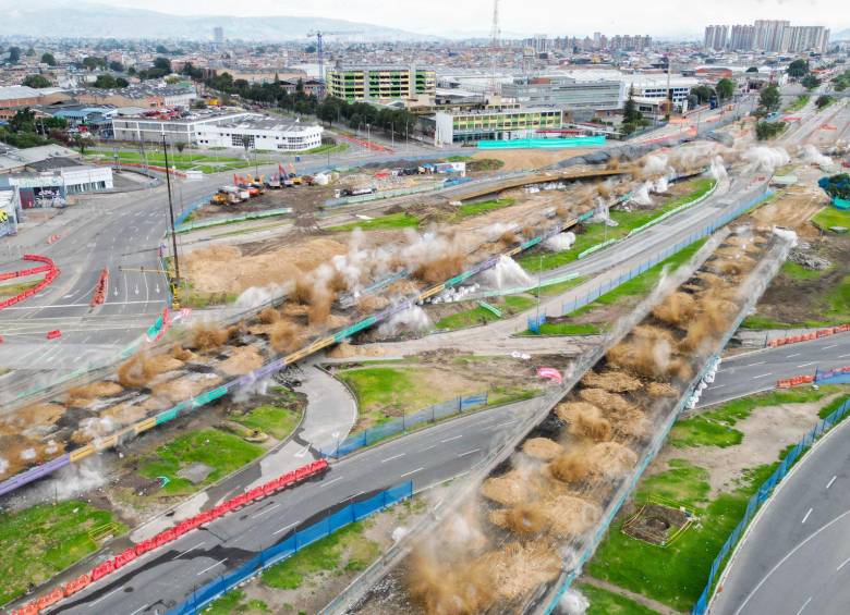 Implosión de puentes en Bogotá. Foto: Alcaldía de Bogotá