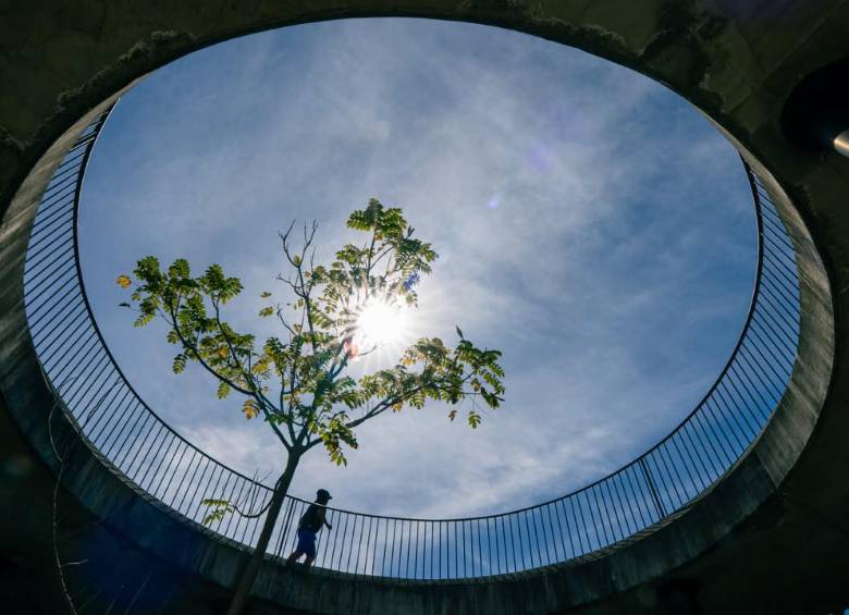 Las altas temperaturas en el Valle de Aburrá se sienten con mayor intensidad durante el mediodía y los comienzos de la tarde. FOTO: CORTESÍA ÁREA METROPOLITANA 