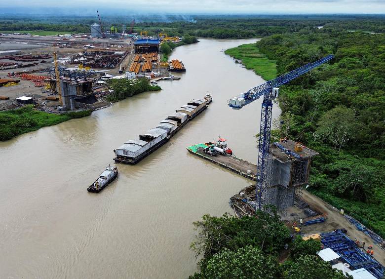 Puerto Antioquia está en vilo para terminar su línea de transmisión de energía por un lío de tierras que renació en abril pasado. FOTO Manuel Saldarriaga