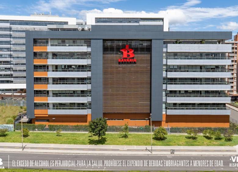 Bavaria con obras por impuestos llevará mobiliario y computadores portátiles a cuatro municipios de Antioquia. FOTO: Cortesía Bavaria