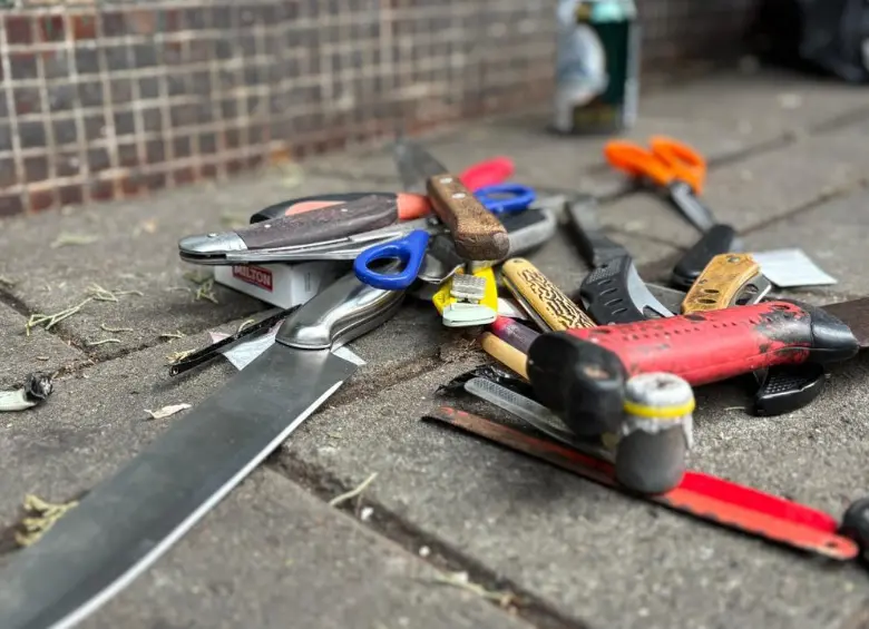 Estas son algunas de las armas incautadas. FOTO: Cortesía Alcaldía de Medellín
