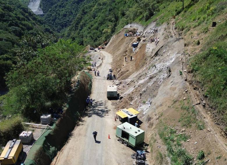 La Sinifaná ha sido uno de los peores dolores de cabeza para transportadores de carga y viajeros en Antioquia este año. FOTO: MANUEL SALDARRIAGA