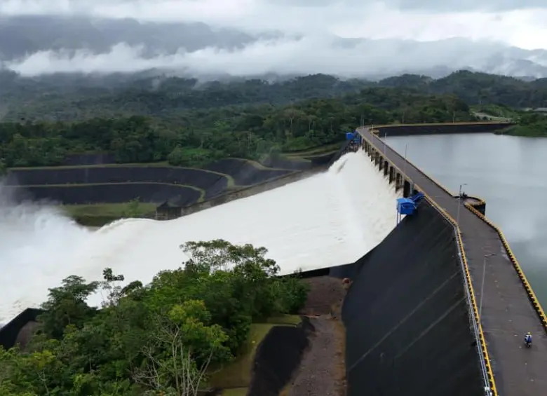 La Superintendencia también busca determinar si las generadoras de energía cuentan con herramientas adecuadas para identificar, prevenir, mitigar y atender riesgos asociados a la operación de embalses. Foto: Cortesía Anla